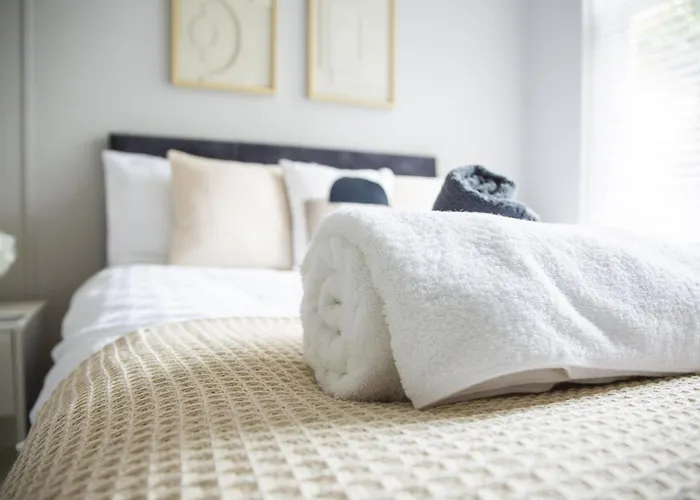 34 Evesham Road - Studio Apartment
